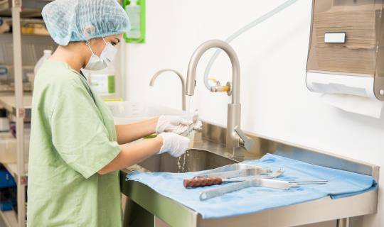 disinfecting instruments